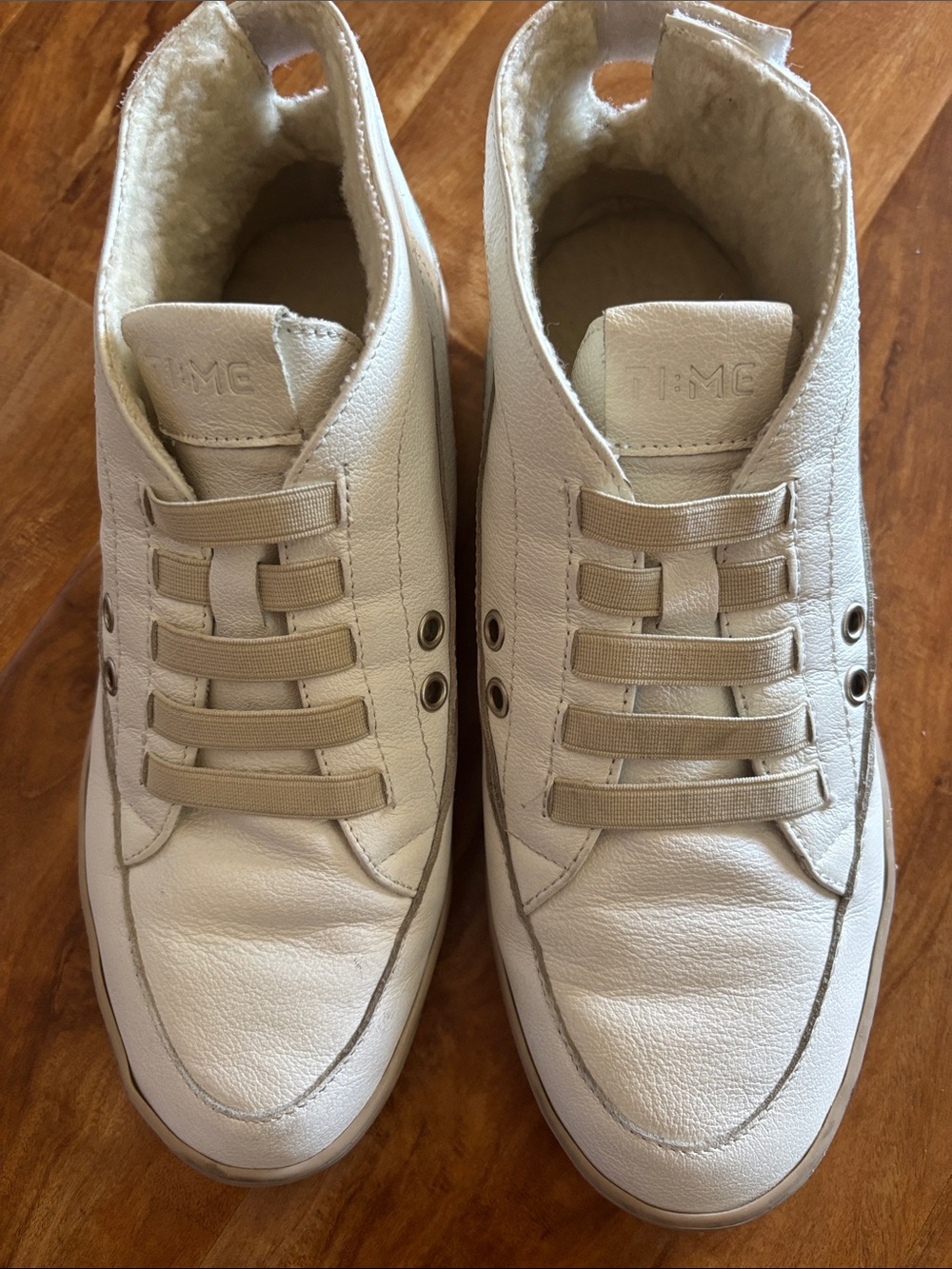 TI:ME Woman’s White Leather wool lined casual shoes SZ 7.5 GUC